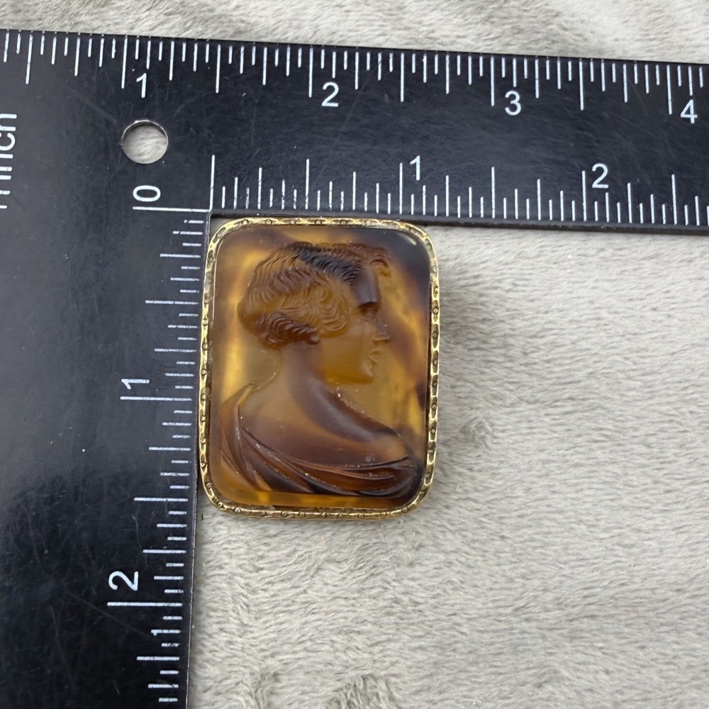 Vintage Cameo Brooch Root Beer Gold Tone Glass - Picture 3 of 6